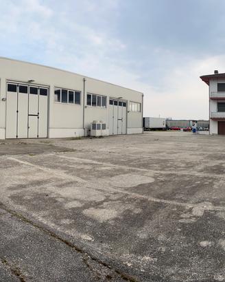 Complesso casa e capannone