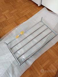 porta asciugamani a mensola.