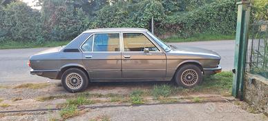 BMW  520