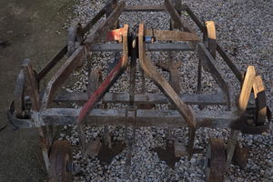 Trattore Vibrocult 9 molle