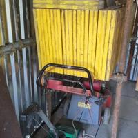 Ravole gialle ponteggio/ TRAVI LAMELLARI/ tombino