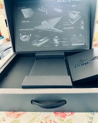 Scatola Originale Asus ROG Strix Scar 18 2025