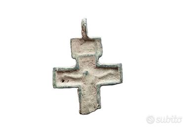 RARISSIMA CROCE BIZANTINA IN BRONZO DEL X SECOLO