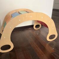 Dondolo Arco Montessori in legno