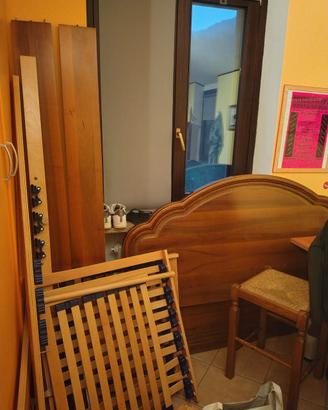 struttura letto matrimoniale con doghe.