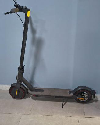 Monopattino elettrico xiaomi mi essential
