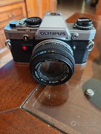 Macchina fotografica Olympus OM 10