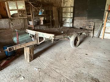 Rimorchio  agricolo in legno