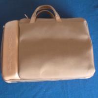 Borsa PiQuadro porta computer PC notebook laptop.