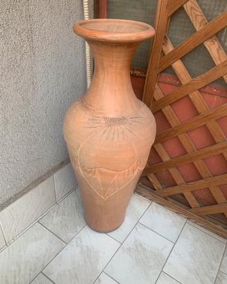 Anfora in terracotta lucida