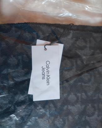 sciarpa nuova con cartellino Calvin Klein
