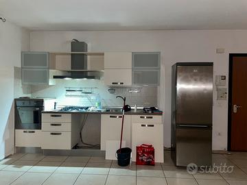 Cucina in legno laccato