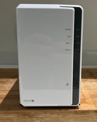 NAS Synology DiskStation DS216j + 2 dischi da 4 TB