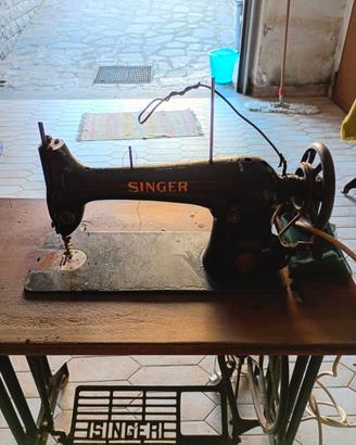 Macchina da cucire SINGER PER CUOIO E PELLAME