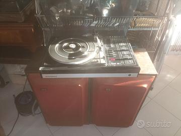 Giradischi Telefunken con radio 