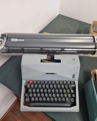 Macchina da scrivere meccanica Olivetti Diaspron 8