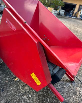 Pigiatrice uva elettrica