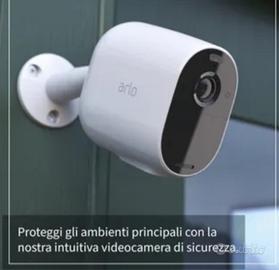 3 telecamere Arlo essential