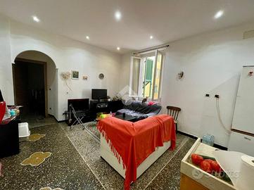 4 LOCALI A GENOVA