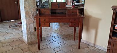 Scrittoio / Scrivania classica in legno massello c