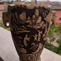 Vaso in resina decorato