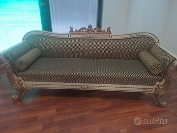 Divano classico d'epoca