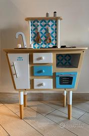 Cucina giocattolo marca Vilac con accessori 