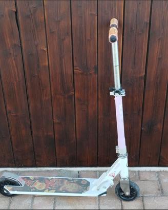 Monopattino marca oxelo