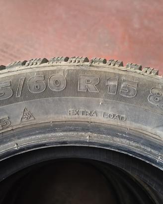 Gomme invernali 185/60 R15 marca RIKEN