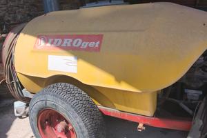 irrigatore  1300 lt con Pompa Comet IDS 1400