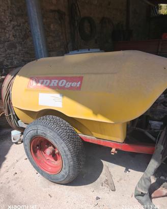 irrigatore  1300 lt con Pompa Comet IDS 1400