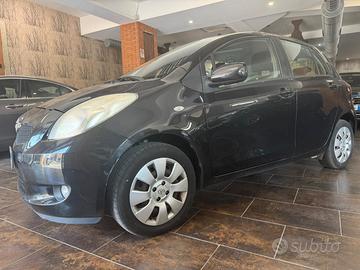 Toyota Yaris 1.0 5 porte Sol
