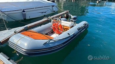 Gommone compreso carrello