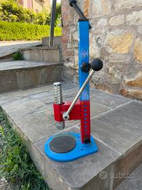 Tappatrice per tappi a corona Grifo in acciaio