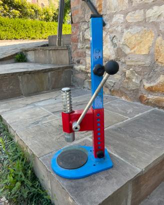 Tappatrice per tappi a corona Grifo in acciaio