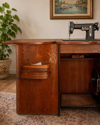 Macchina da Cucire Vintage Necchi