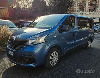 Renault trafic con sedili divanetto