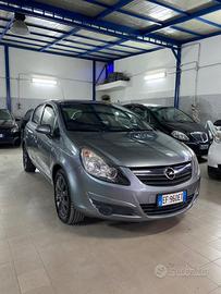 Opel Corsa 1.2 5 porte Cosmo