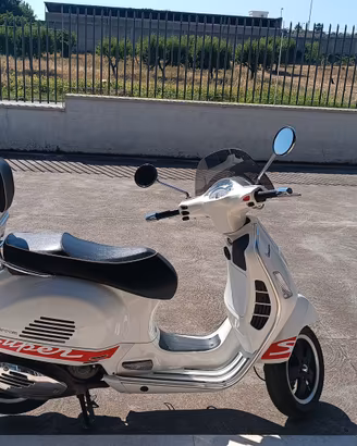 PIAGGIO VESPA GTS 300