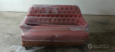 Divano stile Chesterfield 