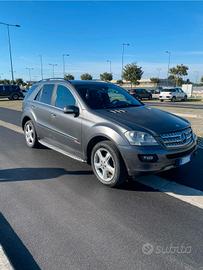 Mercedes 320 