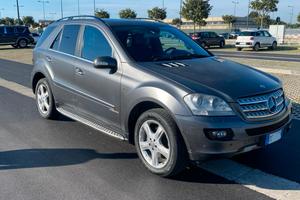 Mercedes 320 