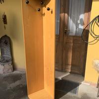 angoliera appendi abiti / ombrelli