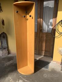 angoliera appendi abiti / ombrelli