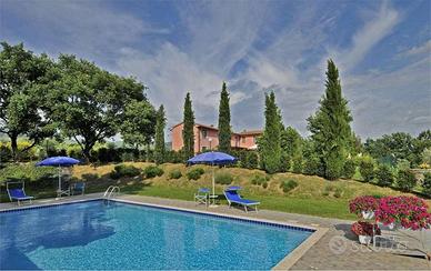 Casa indipendente di 250 m² con più di 5 locali e 