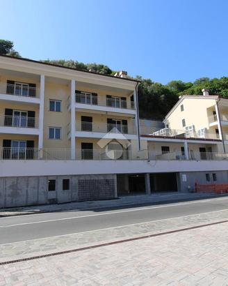 2 LOCALI A CHIAVARI