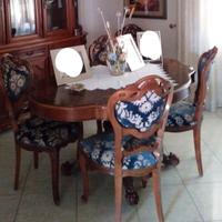 Tavolo con sedie