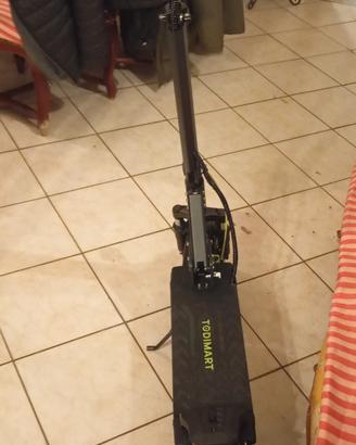 monopattino elettrico nuovo  con scatola 