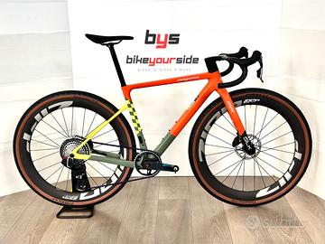 Megamo SILK 01 - Sram FORCE Power M. Zipp 303 XPLR