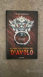 "Tredici passi alla porta del diavolo" - narrativa